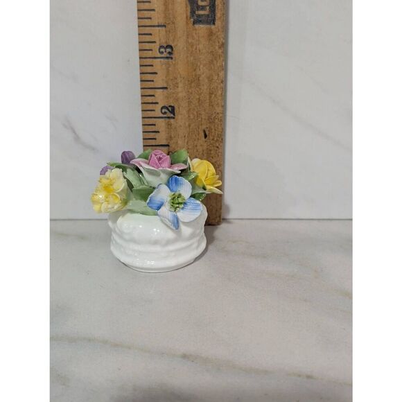 Royal Adderley Bone China Multi-Color Hand Painted Mini Floral Bouquet 1.5" x 1. - Picture 4 of 5